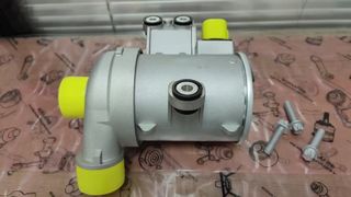 11518635090 پمپ آب برقی مناسب BMW 35i 535i 640i 740i X3 X4 X5 X6